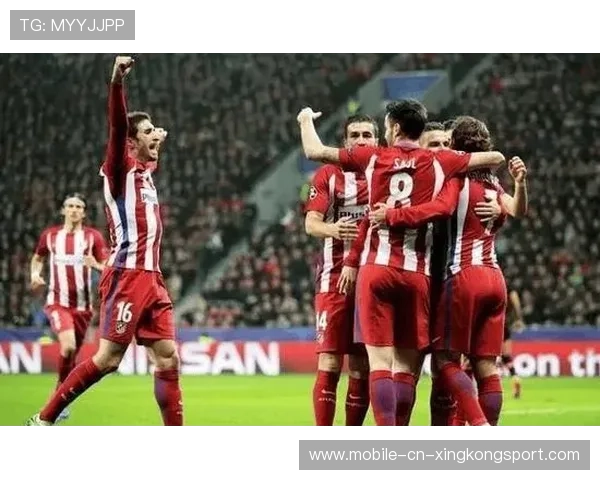 伯恩茅斯中场拼抢积极