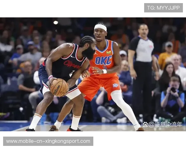 快船防守夹击到位，逼得对手强投