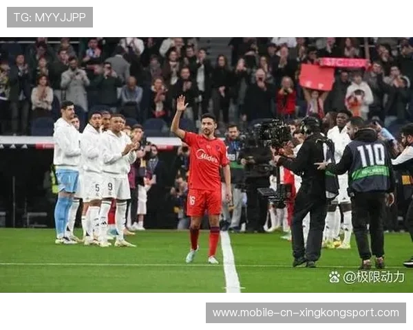 皇马巴尔韦德闪电奔袭一脚推射完成反击教科书